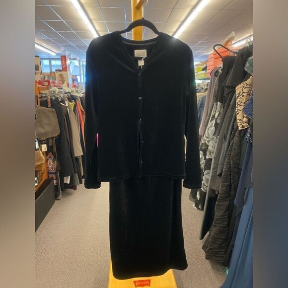 Christopher&Banks Med. Black Velour Skirt&Jacket Set - Picture 1 of 3